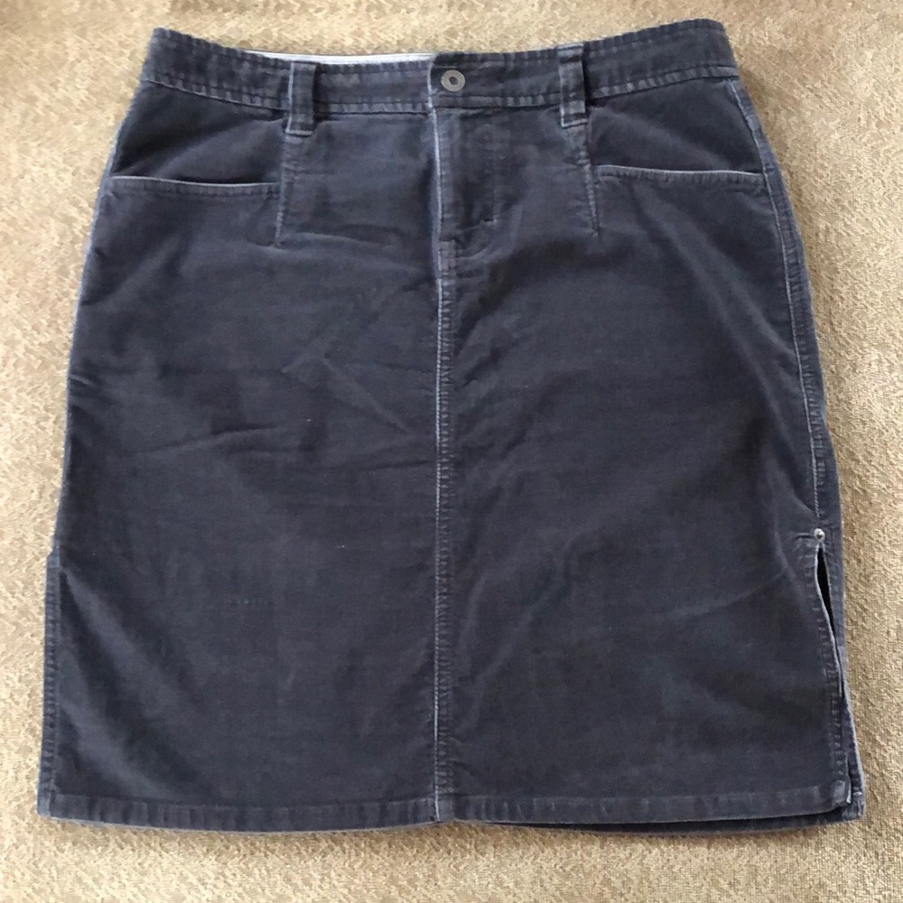 The North Face Gray Corduroy Skirt. Size 8